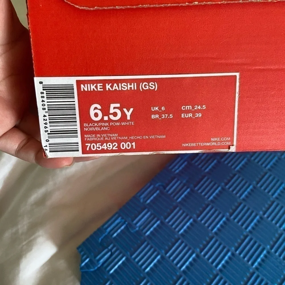 Nike Kaishi (GS) Athletic/ Running Shoes size 6.5Y/ Euro 39